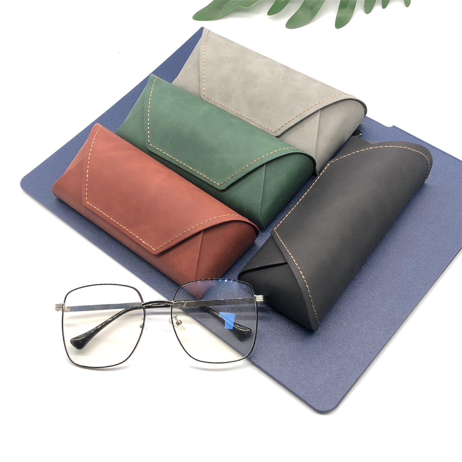 Travel Accessories Ideas - Kotak Kacamata Pu+Logam Tempat Penyimpanan Kacamata