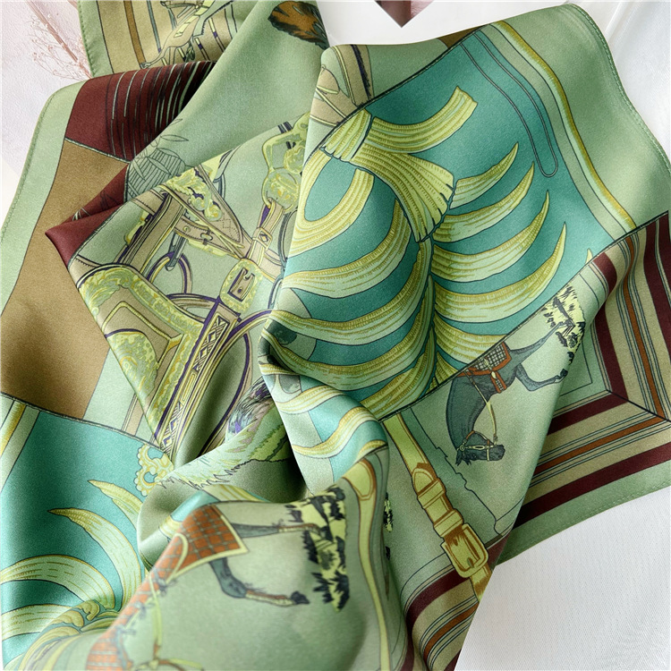 Travel Accessories Neck - Syal Sutra Hijau 65CM Desainer Mewah