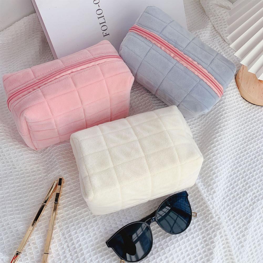 Tas Makeup Bulu Halus Lucu Unt - Travel Accessories Pillow ulasan dan harga