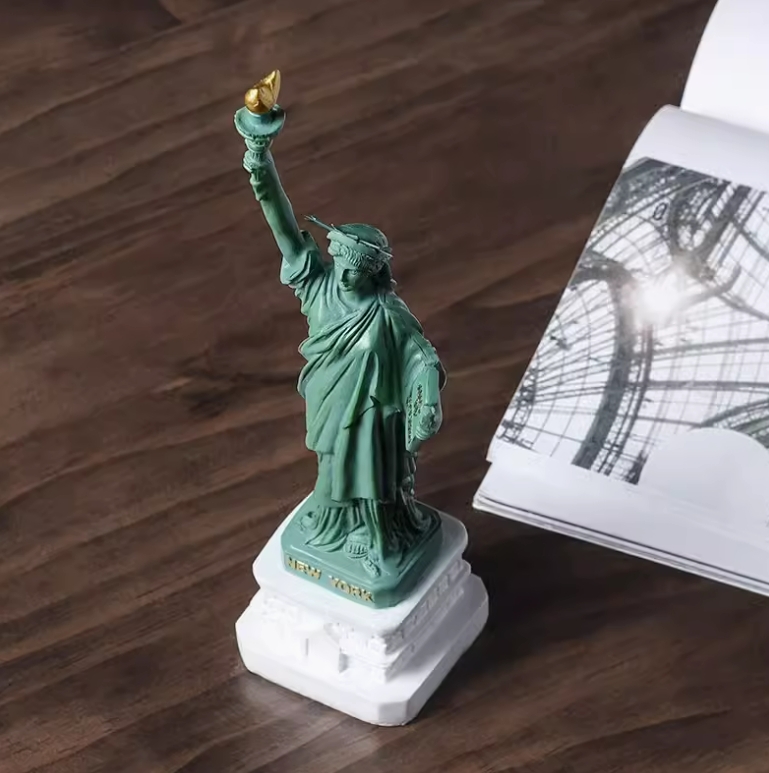 Patung New York Model Liberty  - Travel Accessories New York ulasan dan harga